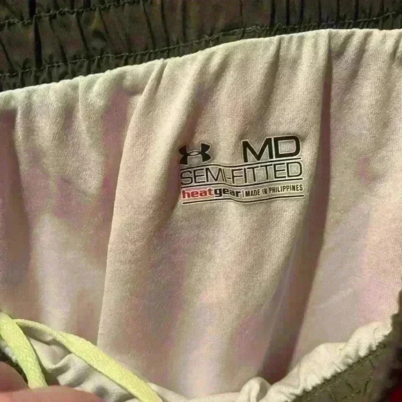 Women’s Under Armour Active Shorts - Picture 2 of 3